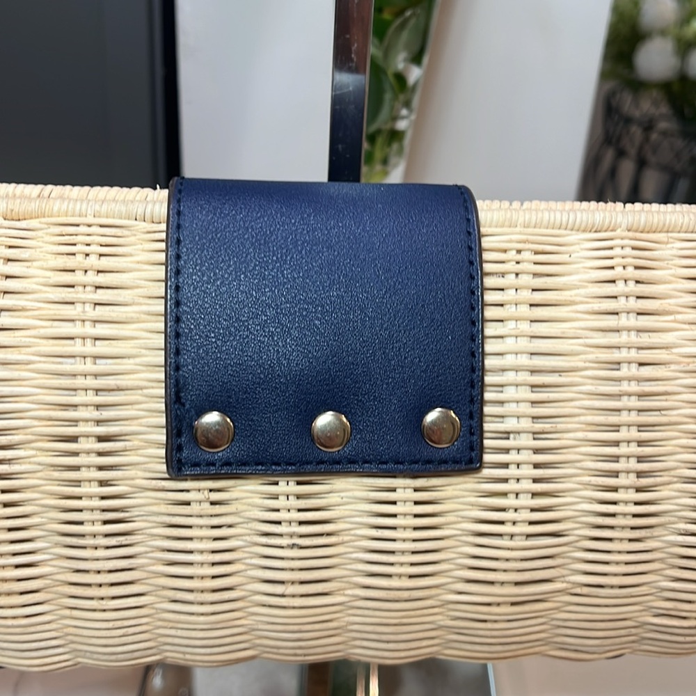 Tommy Bahama Woven Straw Shoulder Clutch Bag in Natural with Navy Trim - Picture 9 of 12